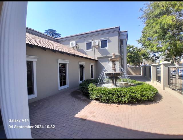 2,000M² BUILDING FOR SALE IN MID TOWN